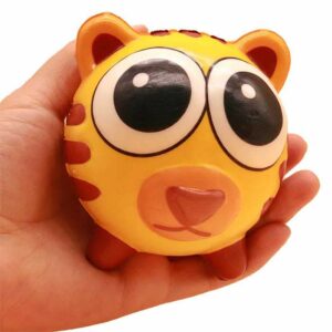 squishy tigre balle dans la main